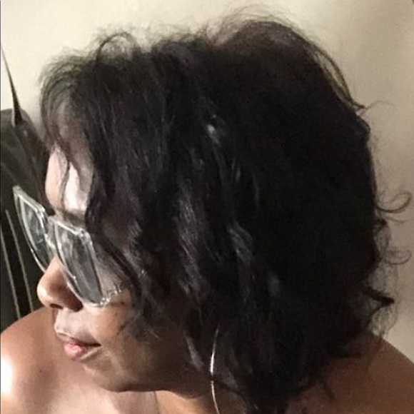 Meet your Posher, Yolanda - Picture 1 of 1